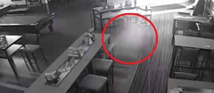 Camera de supraveghere a hotelului a surprins fantoma unei fete